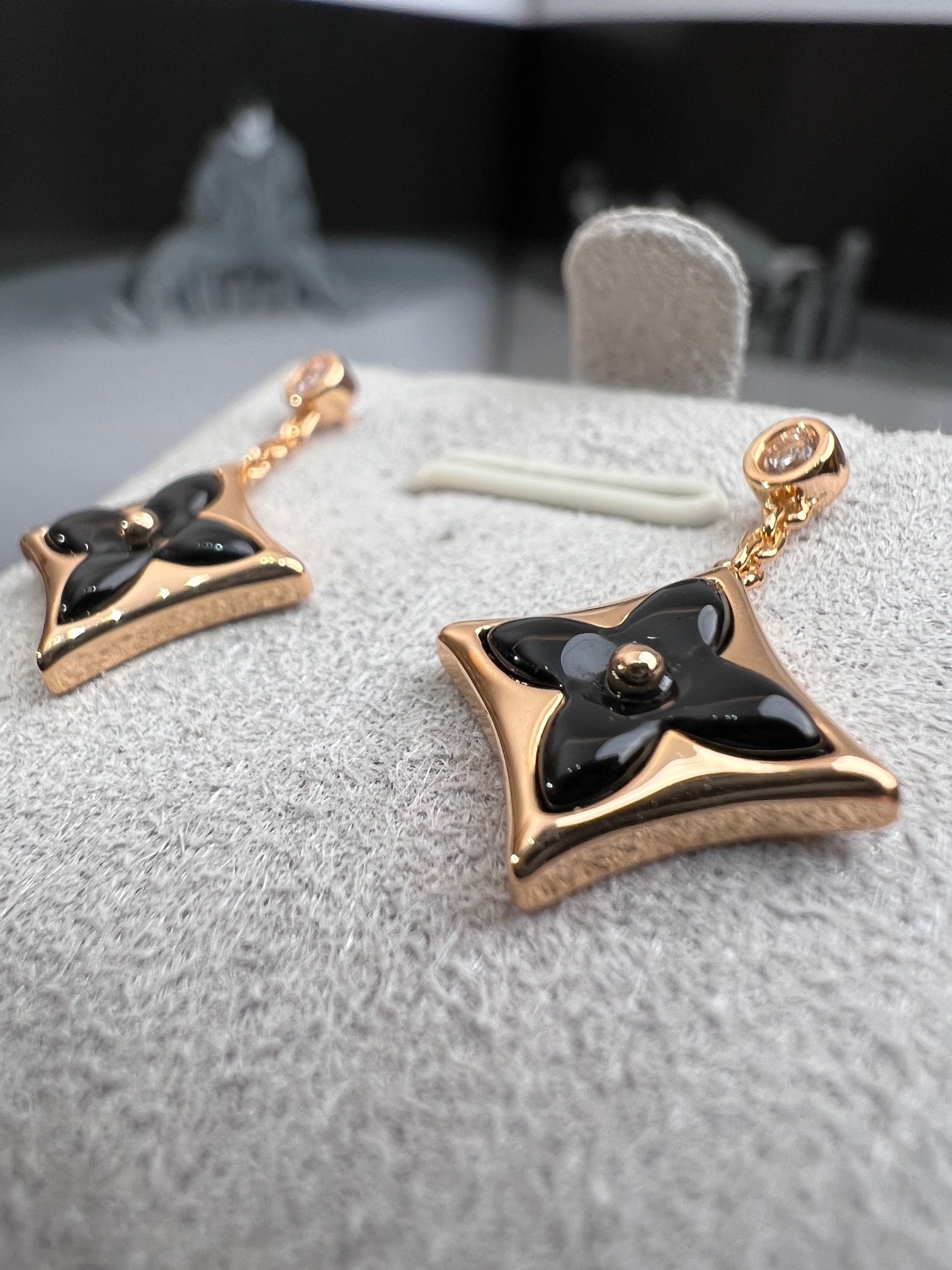 BLOSSOM STAR PINK GOLD ONYX EARRINGS