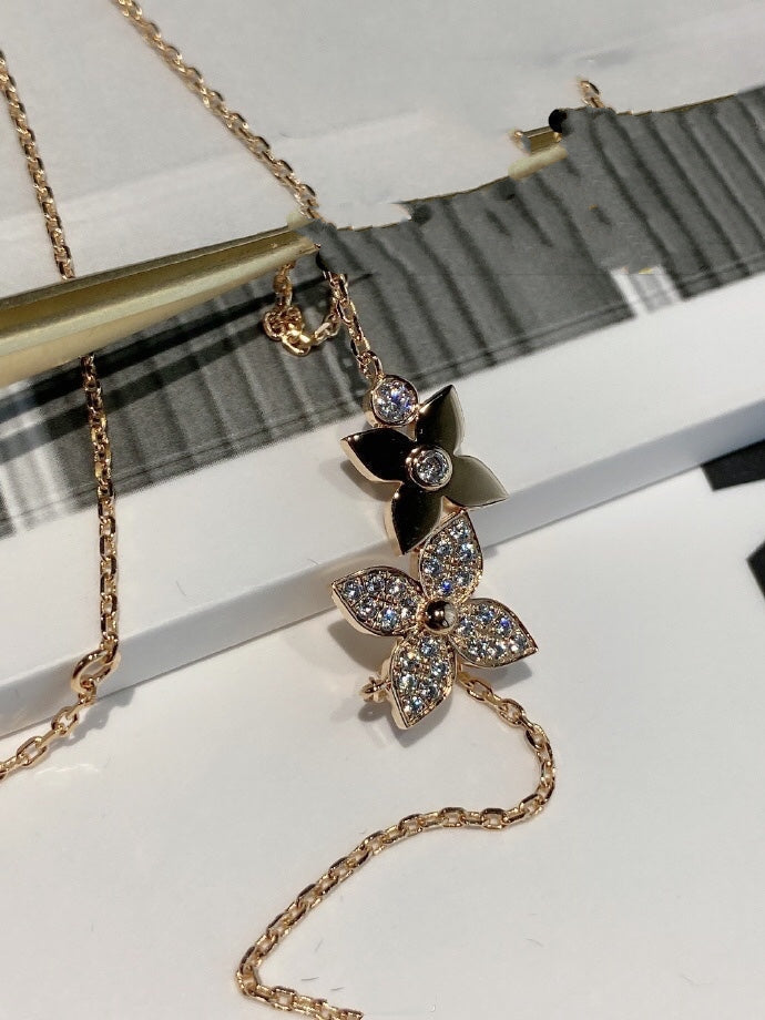 DOUBLE STAR DIAMOND NECKALCE
