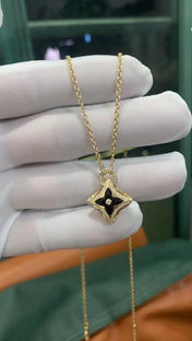 STAR PEDANT PINK GOLD DIAMOND NECKLACE