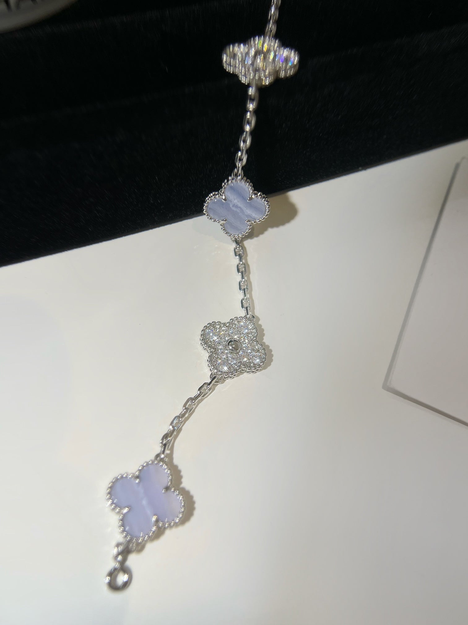 CLOVER 5 MOTIFS SILVER CHALCEDONY DIAMOND BRACELET