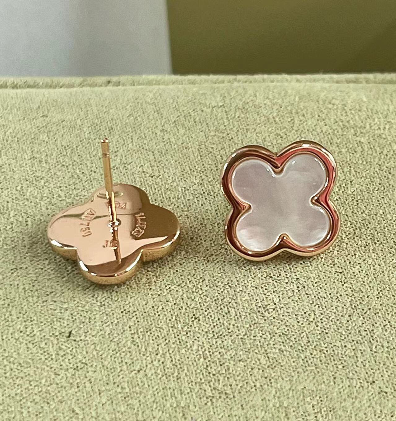 PURE CLOVER MOP PINK GOLD EARRINGS