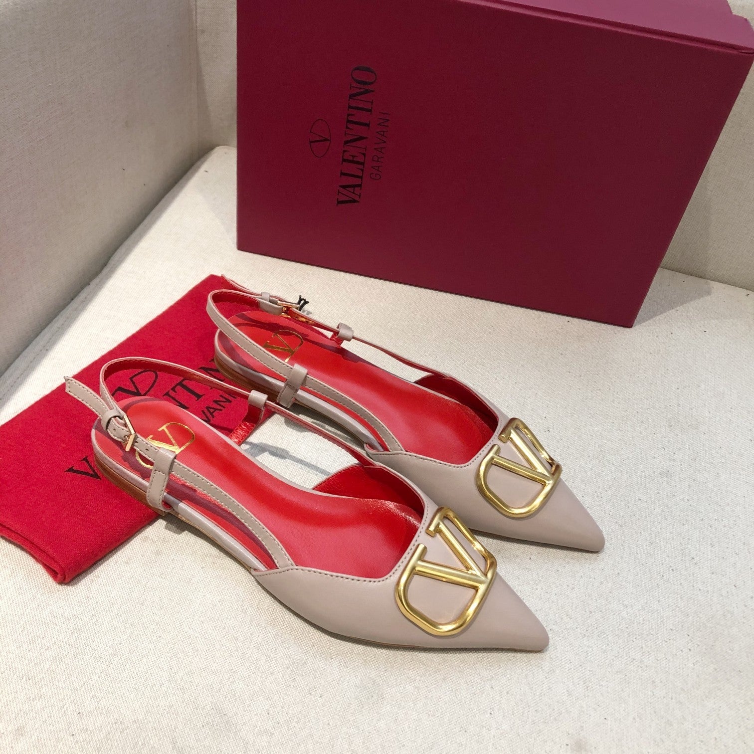 VLOGO SIGNATURE CREPE PINK CALFSKIN FLAT SLINGBACK PUMP