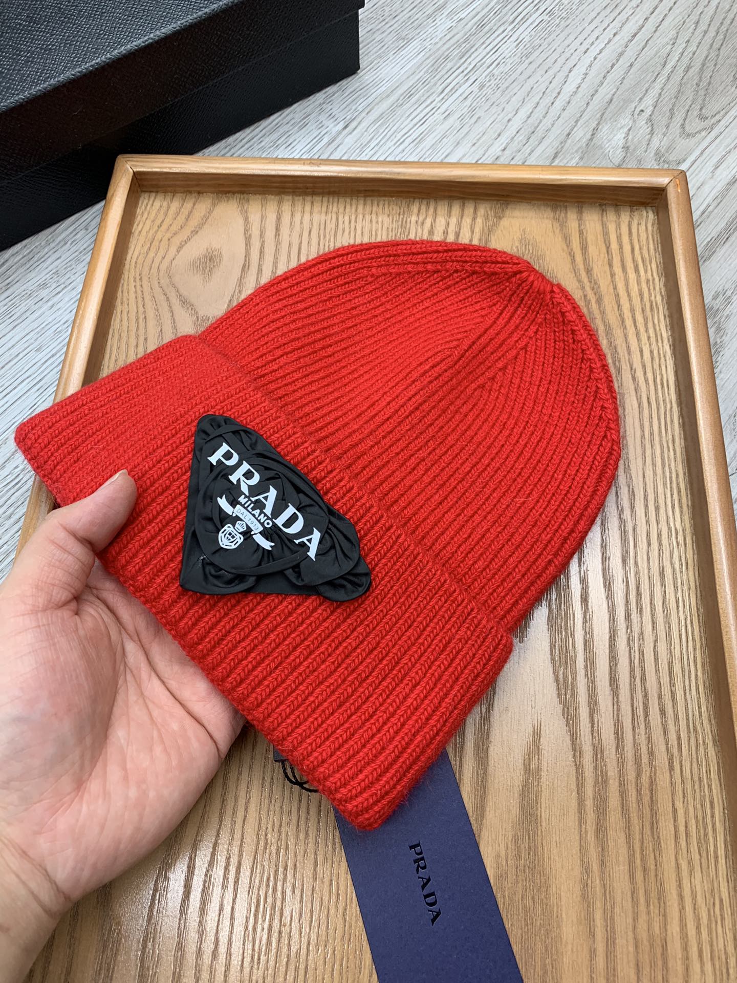 BEANIE HAT IN CHERRY RED WOOL 431358