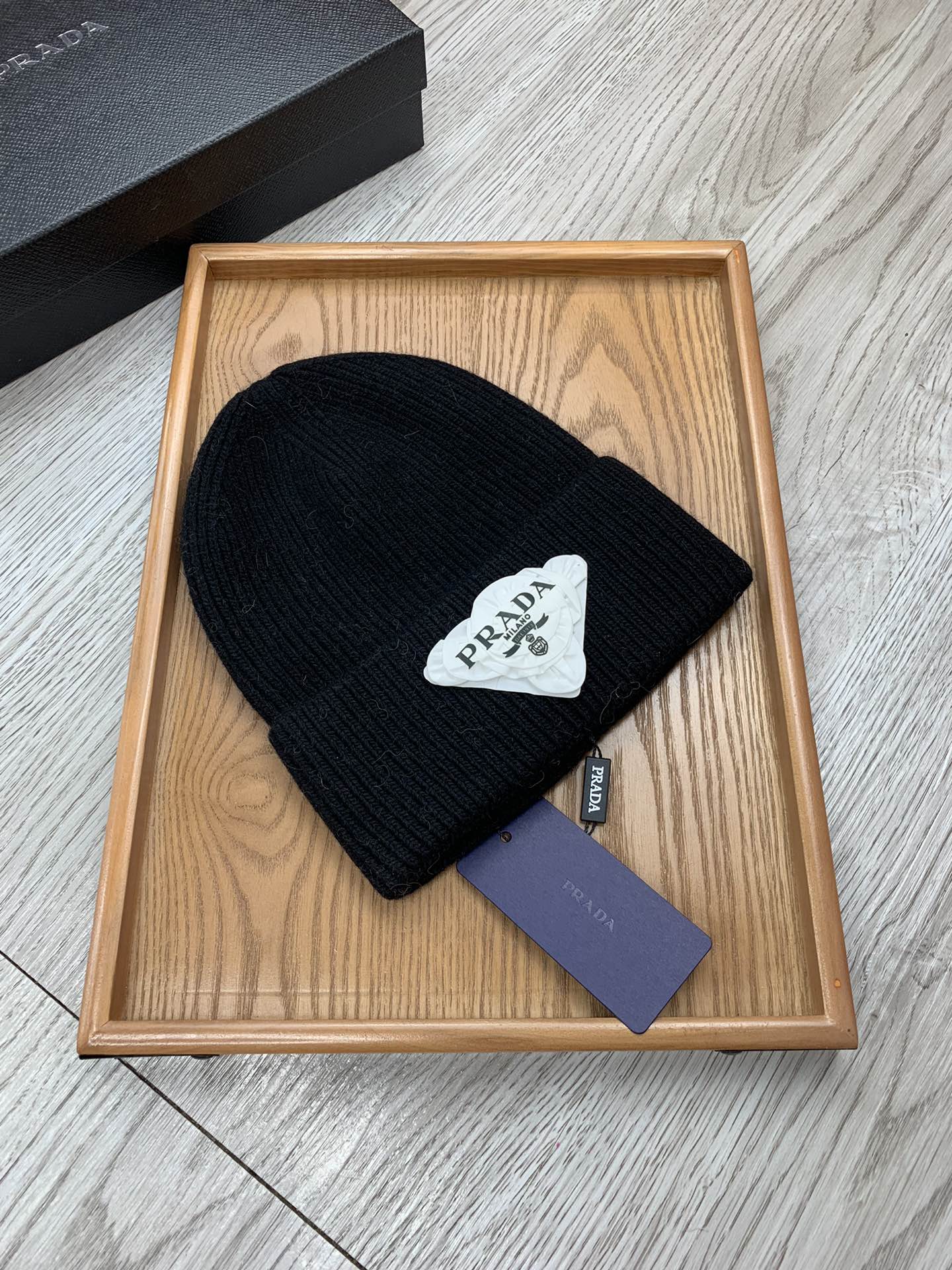 BEANIE HAT IN BLACK WOOL 431357