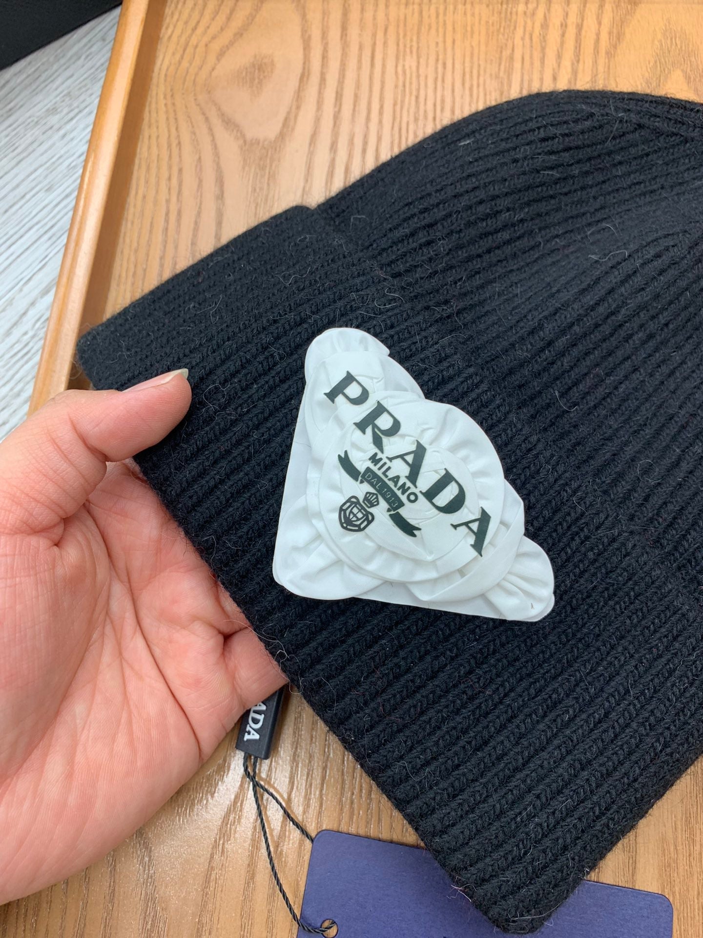 BEANIE HAT IN BLACK WOOL 431357