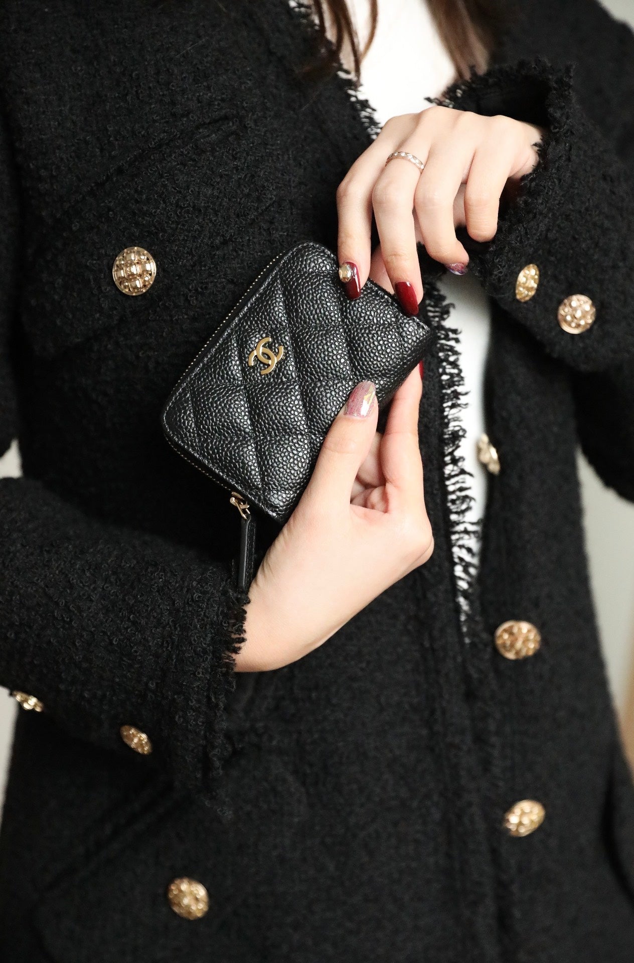 CC ZIPPED COIN BASIC PURSE 11 BLACK CAVIAR CALFSKIN GOLD ICON
