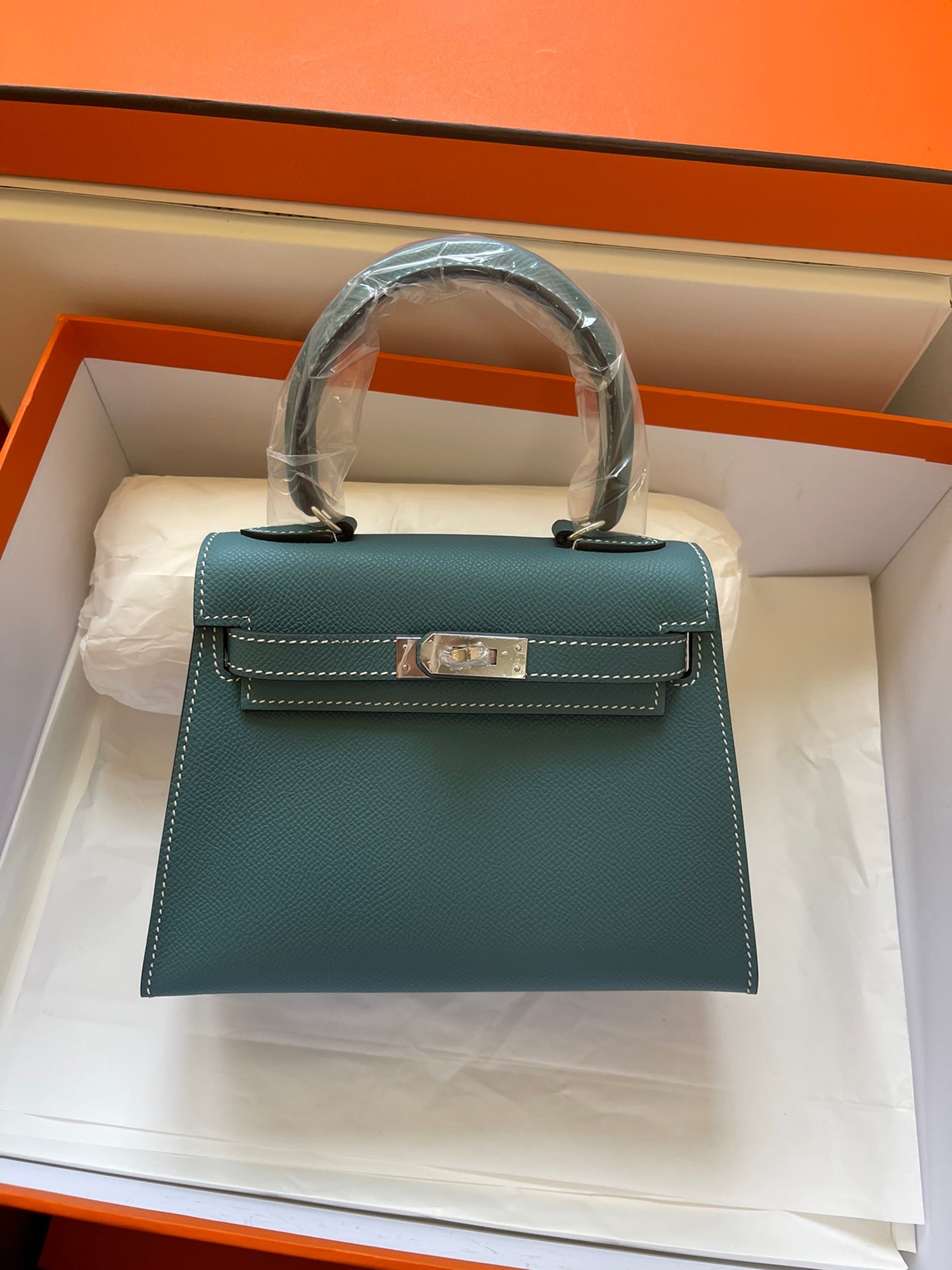 KELLY MINI 20 BAG IN PINE GREEN CALFSKIN WITH GOLD HARDWARE