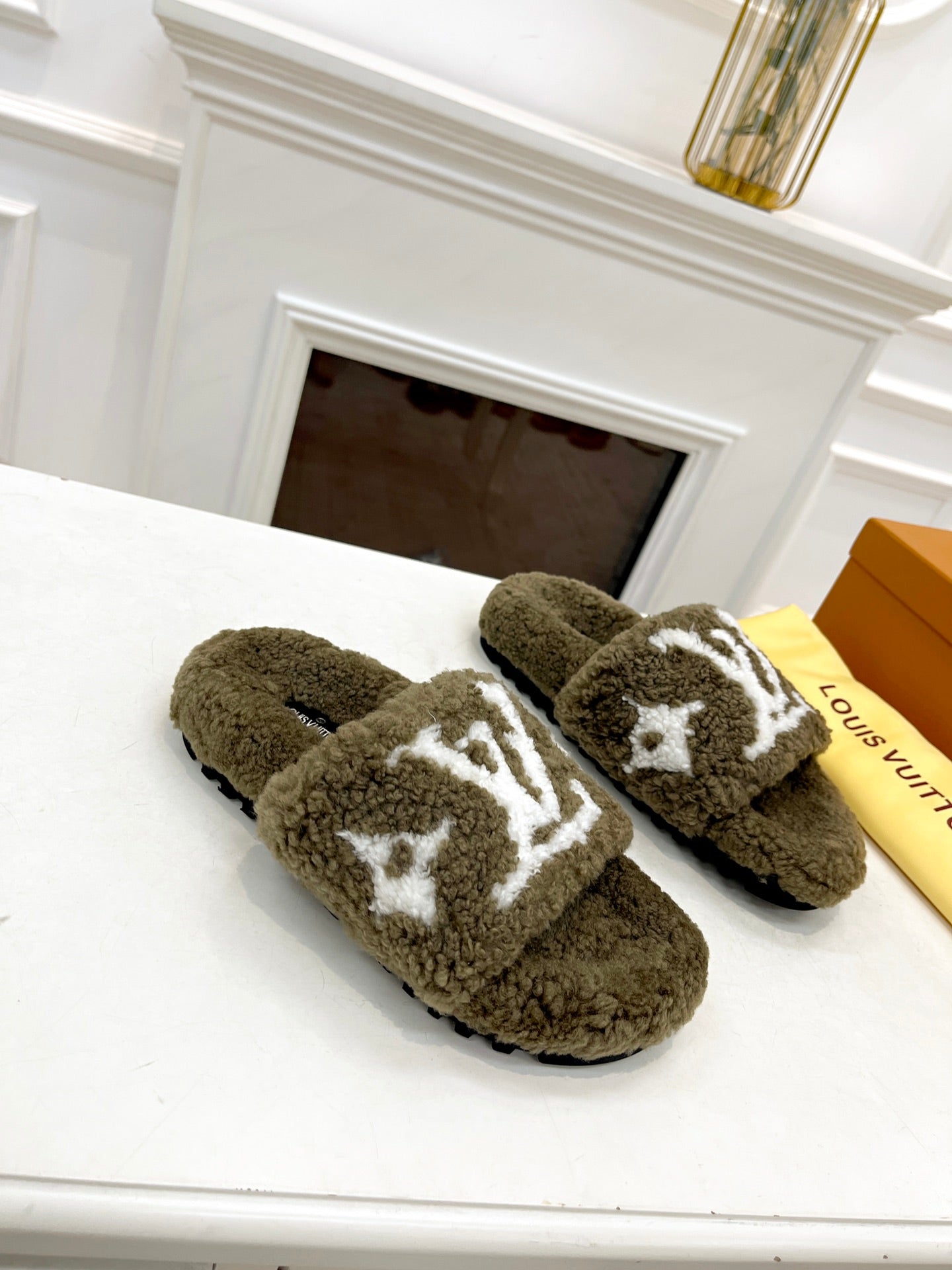 LV FLAT SLIPPER IN ARMY GREEN MIX WHITE SHEARLING