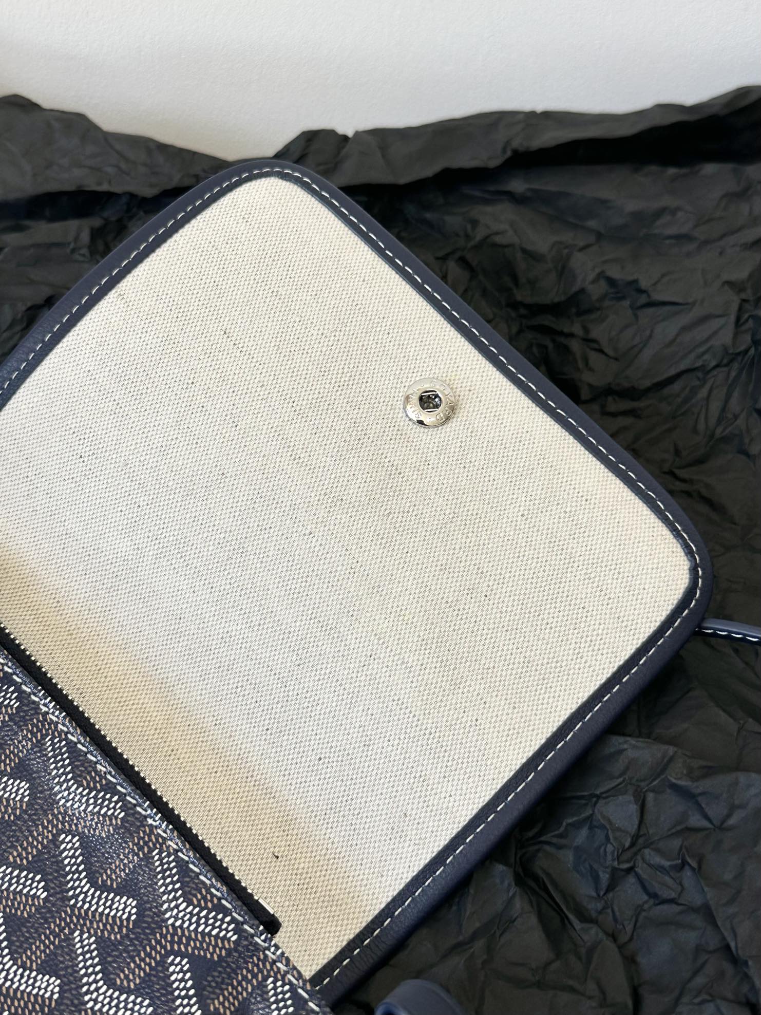 PLUMET POCKET WALLET 20 IN NAVY BLUE GOYARDINE CANVAS AND LAMBSKIN TRIM