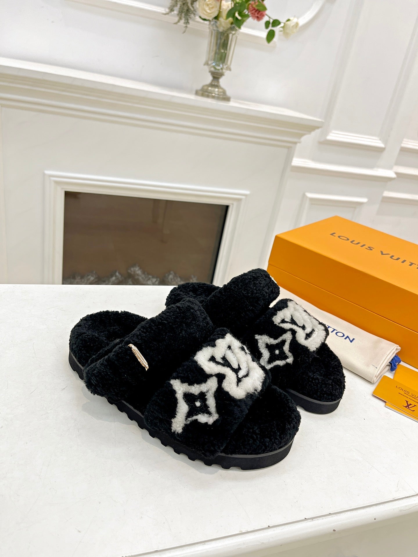DAD SANDAL MULE IN BLACK MIX WHITE FLEECE