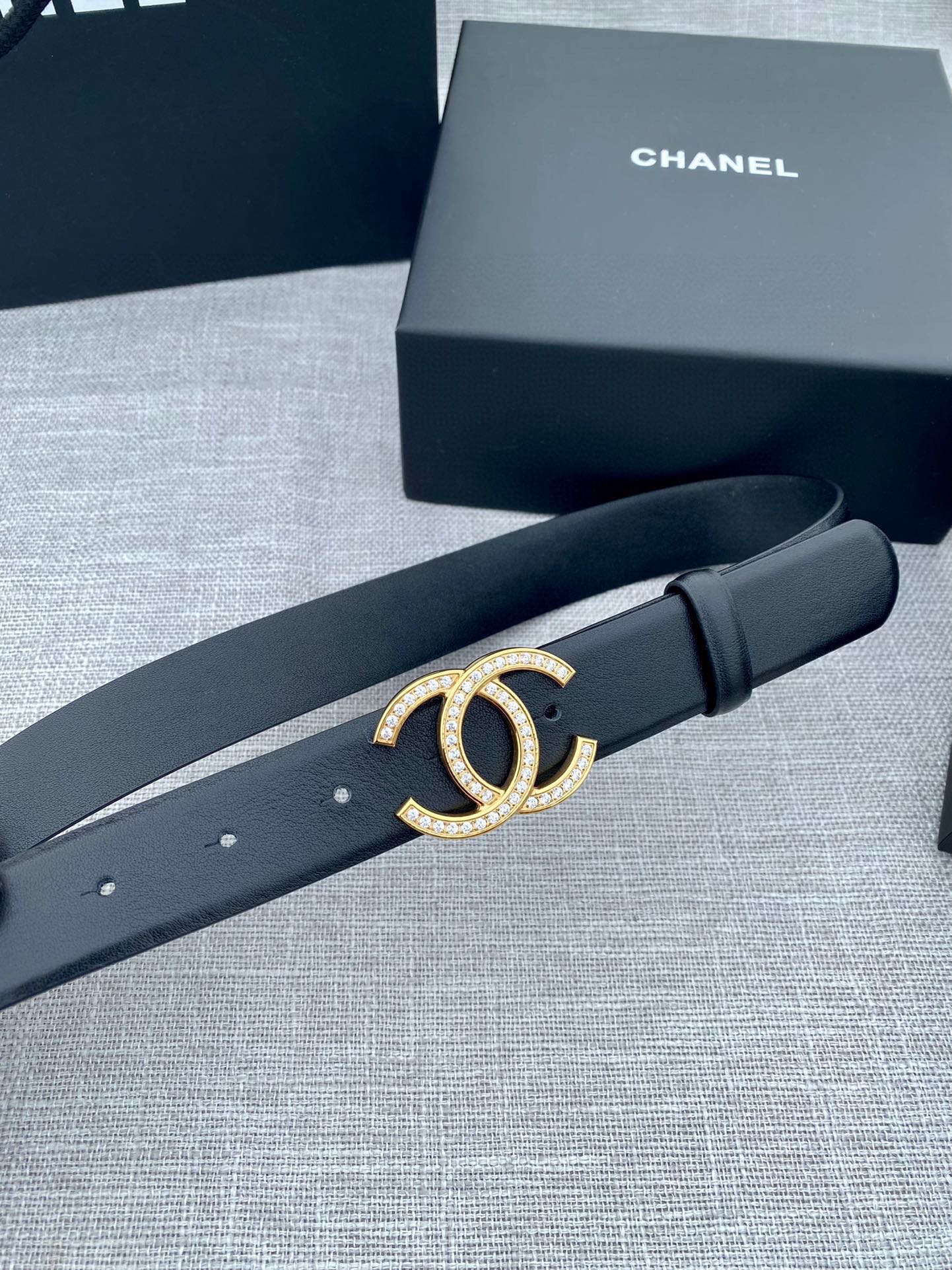 CHANEL 26S BELT 30 MM IN BLACK CALFSKIN WITH GOLD HARDWARE 661516