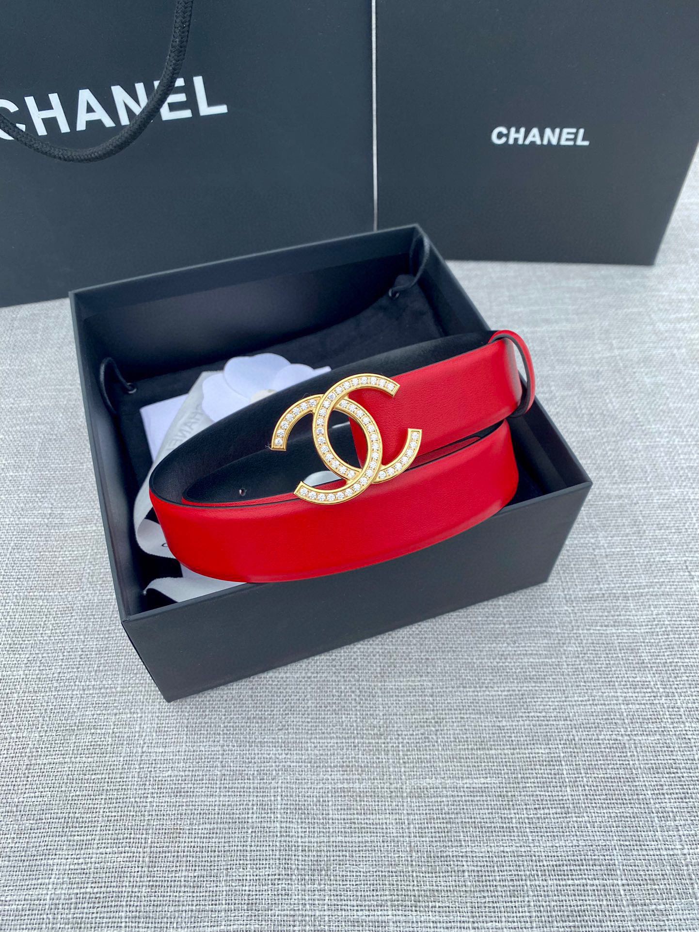 CHANEL 26S BELT 30 MM IN RED CALFSKIN WITH GOLD HARDWARE 661517