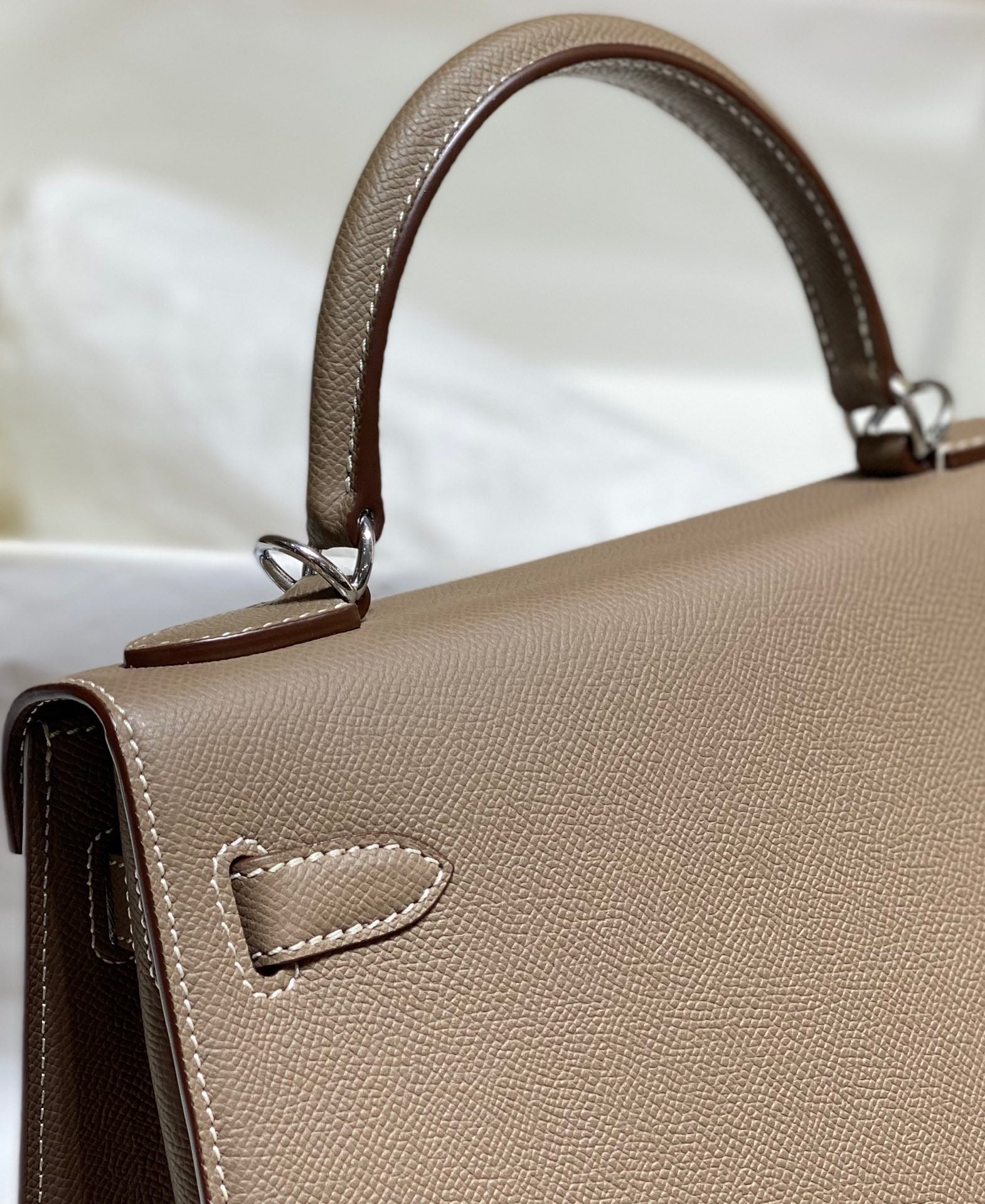 KELLY 28CM IN ETOUPE EPSOM CALFSKIN SLIVER HARDWARE