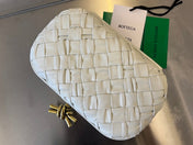 KNOT 19 IN WHITE LAMBSKIN