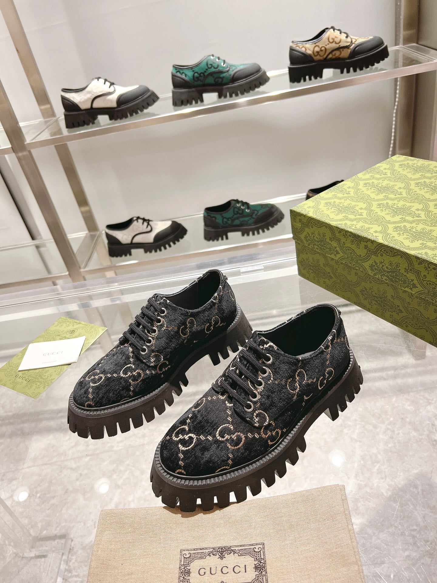 GUCCI 26S LACE-UP SHOES IN BLACK VELVET STYLE 4