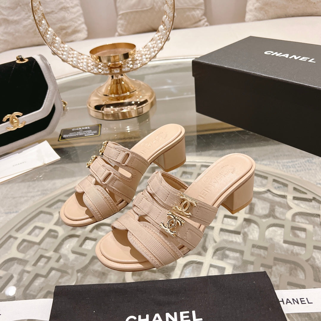 Double C  Xiaoxiang Chain Fabric Head Chunky High Heel Cream Lambskin