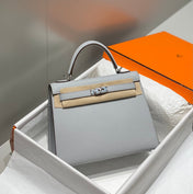 KELLY 25CM IN GRIS PERLE EPSOM CALFSKIN PALLADIUM HARDWARE