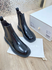 ANKLE BOOTS IN BLACK PATENT CALFSKIN