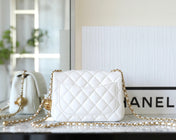 CHANEL 25S FLAP BAG 18 CM IN WHITE LAMBSKIN WITH GOLD HARDWARE