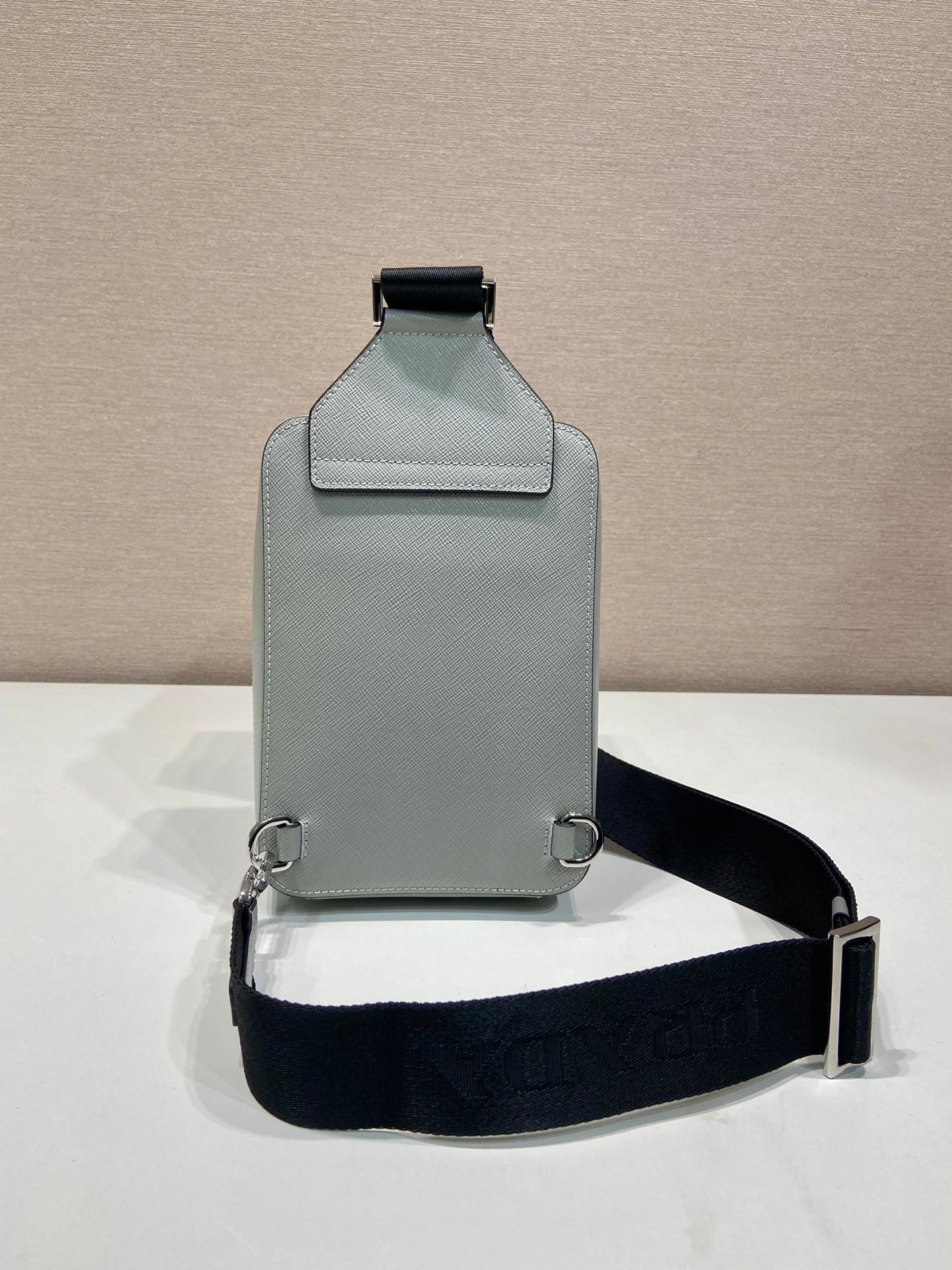 CHEST BAG 20 IN ECHO GRAY SAFFIANO LEATHER