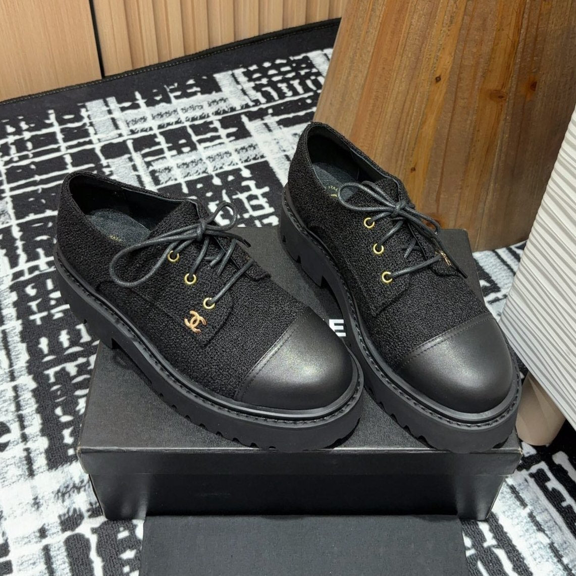 CC OXFORD SHOES IN BLACK TWEED AND CALFSKIN