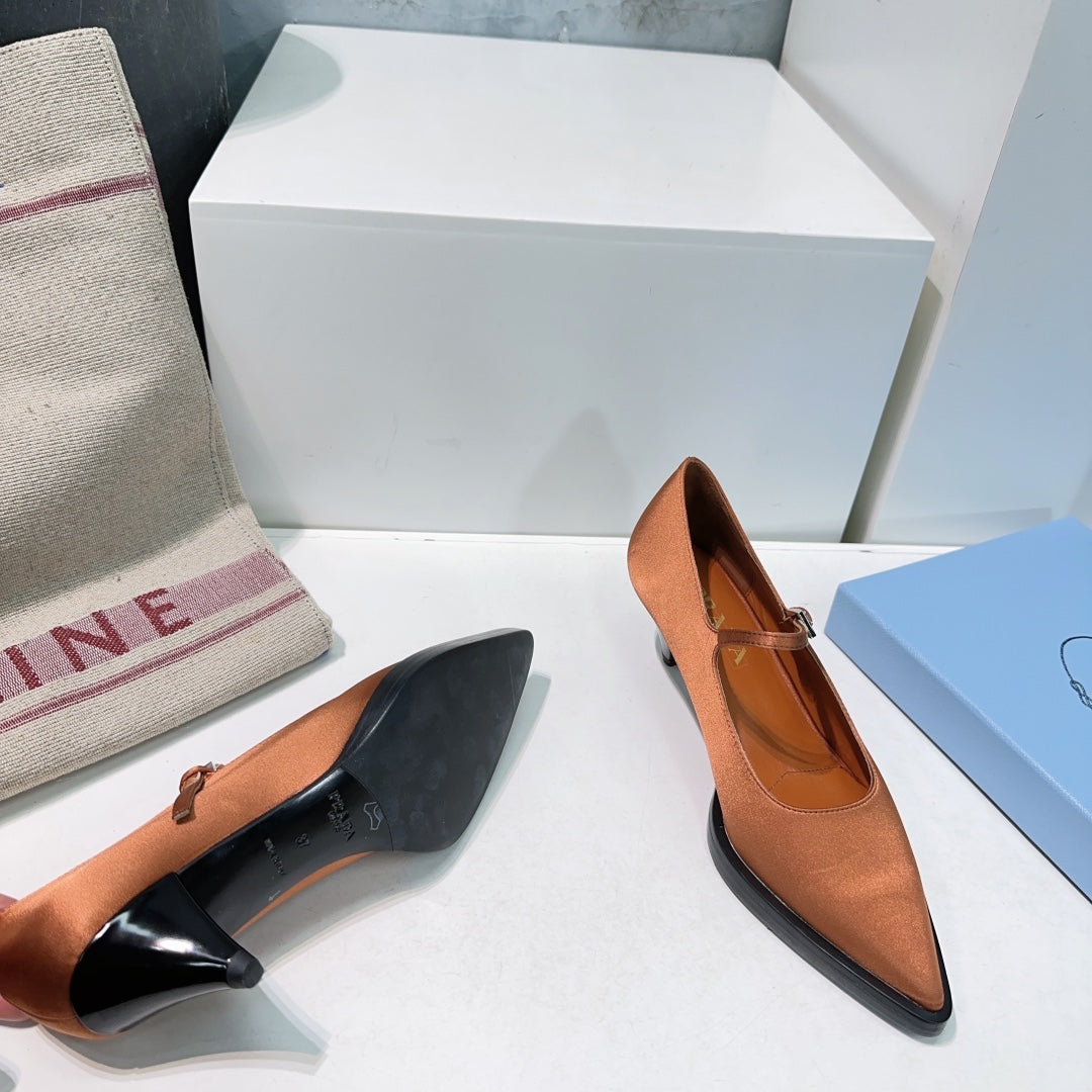 POINTED TOE MEDIUM HEEL PUMPS IN BURNT ORANGE SILK