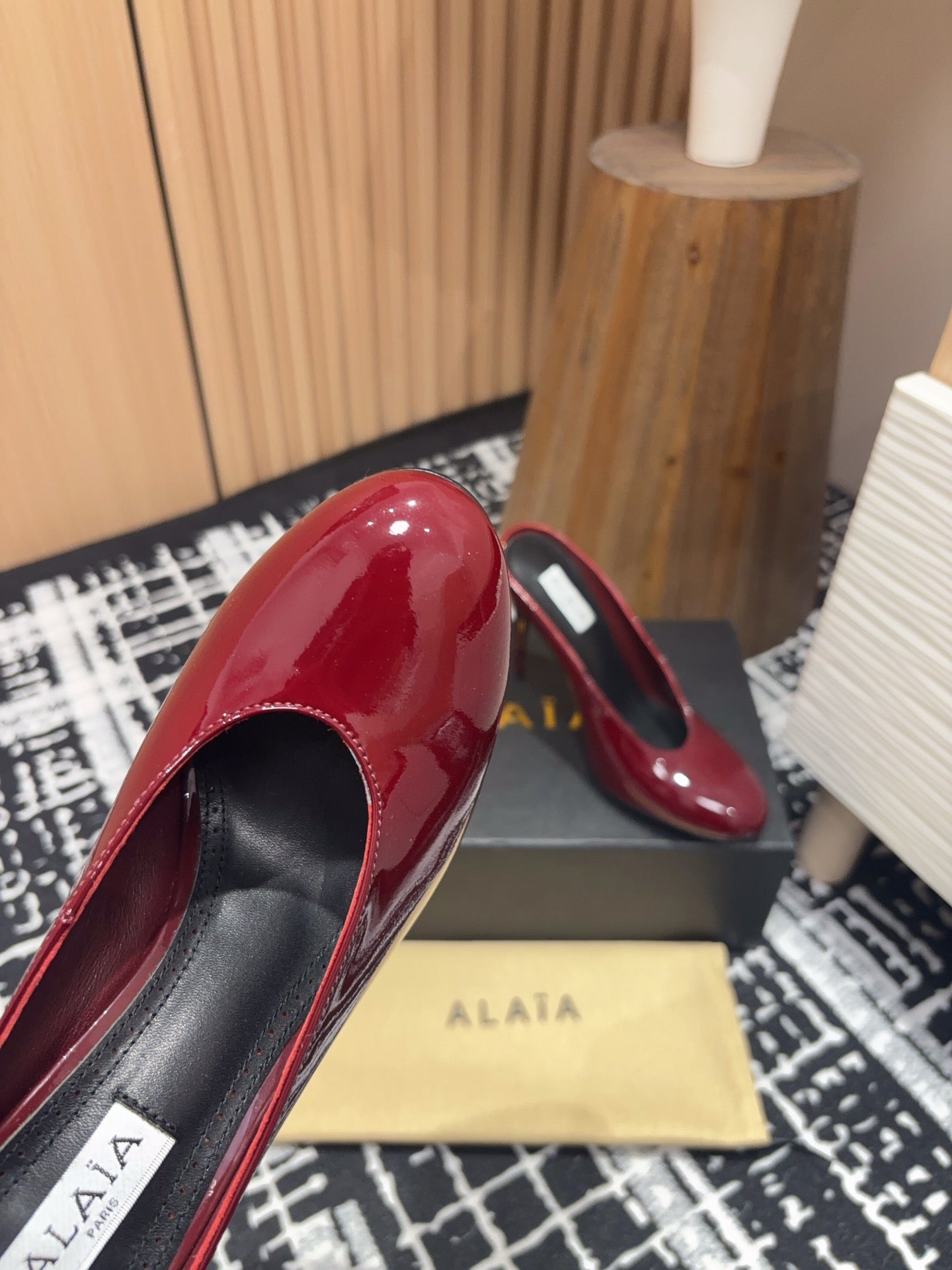 HIGH-HEEL 10 CM MULES IN BERRY RED PATENT CALFSKIN