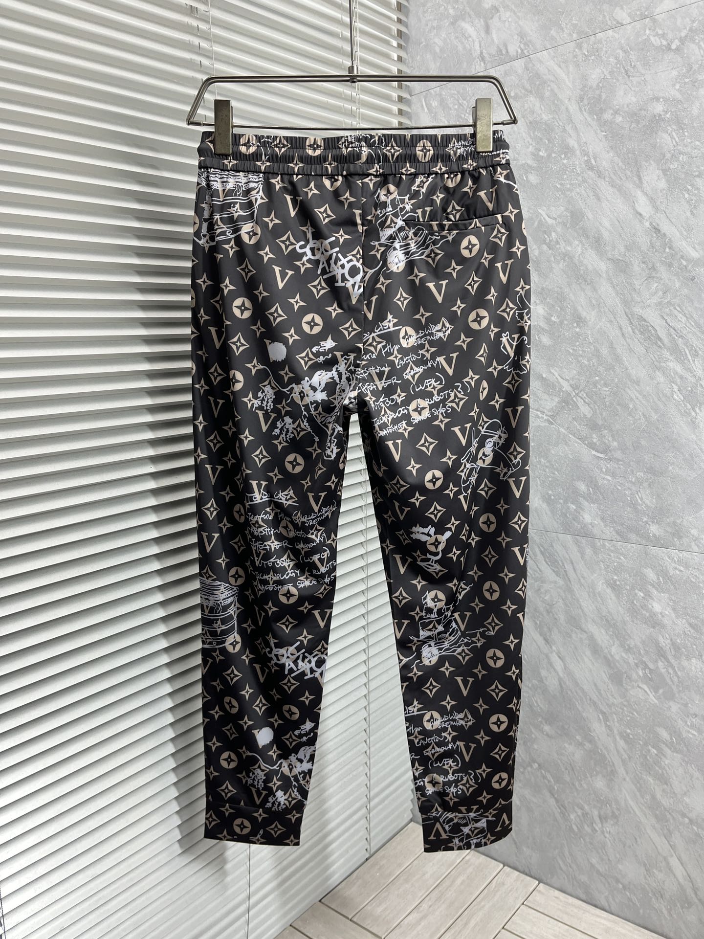 LV DARK BROWN MONOGRAM TROUSERS 239490