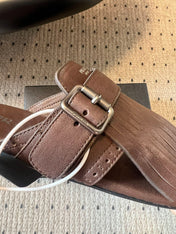PRADA 25S SHUFFLE LEATHER THONG SANDALS IN BROWN CALFSKIN