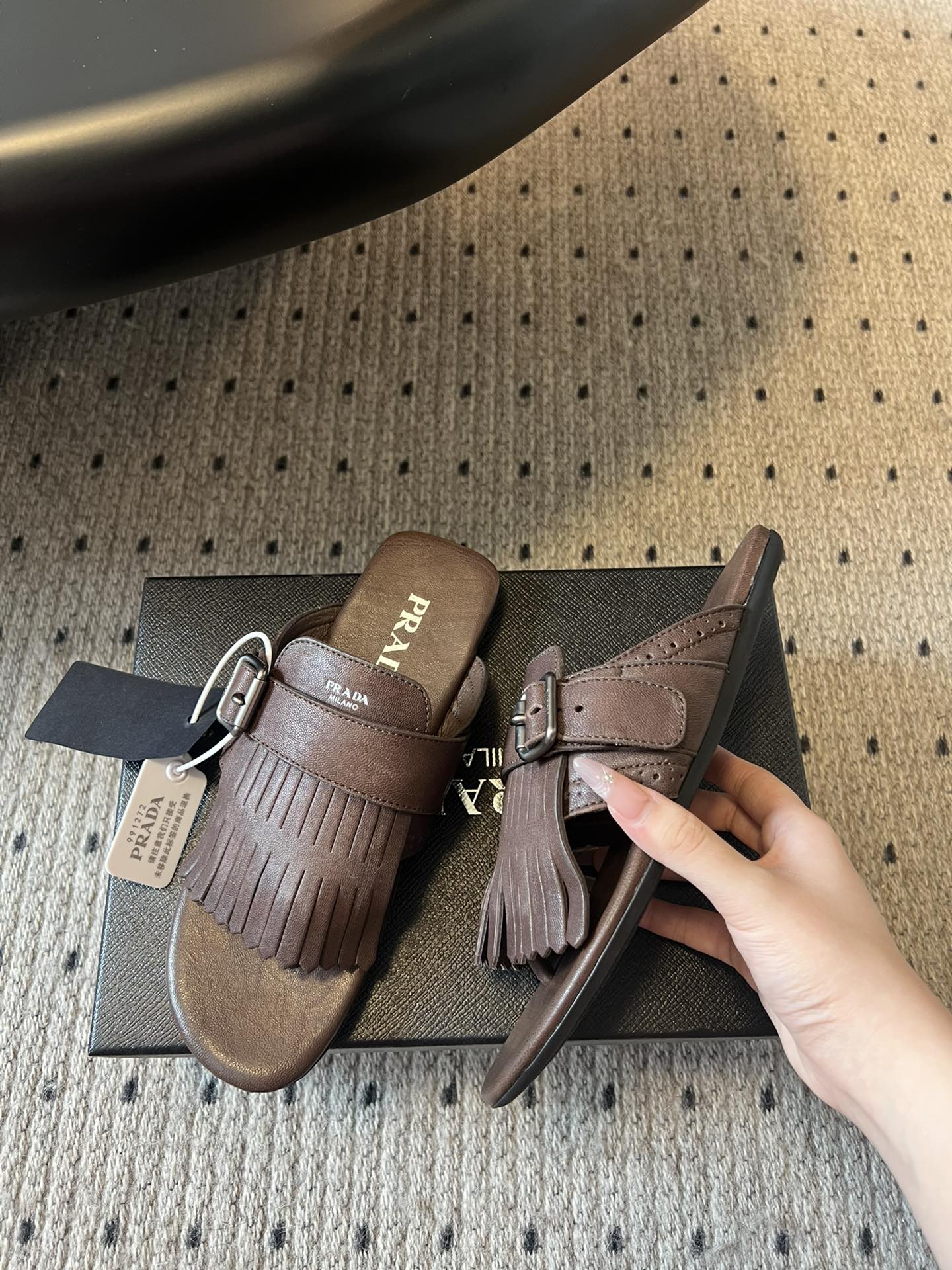 PRADA 25S SHUFFLE LEATHER THONG SANDALS IN BROWN CALFSKIN