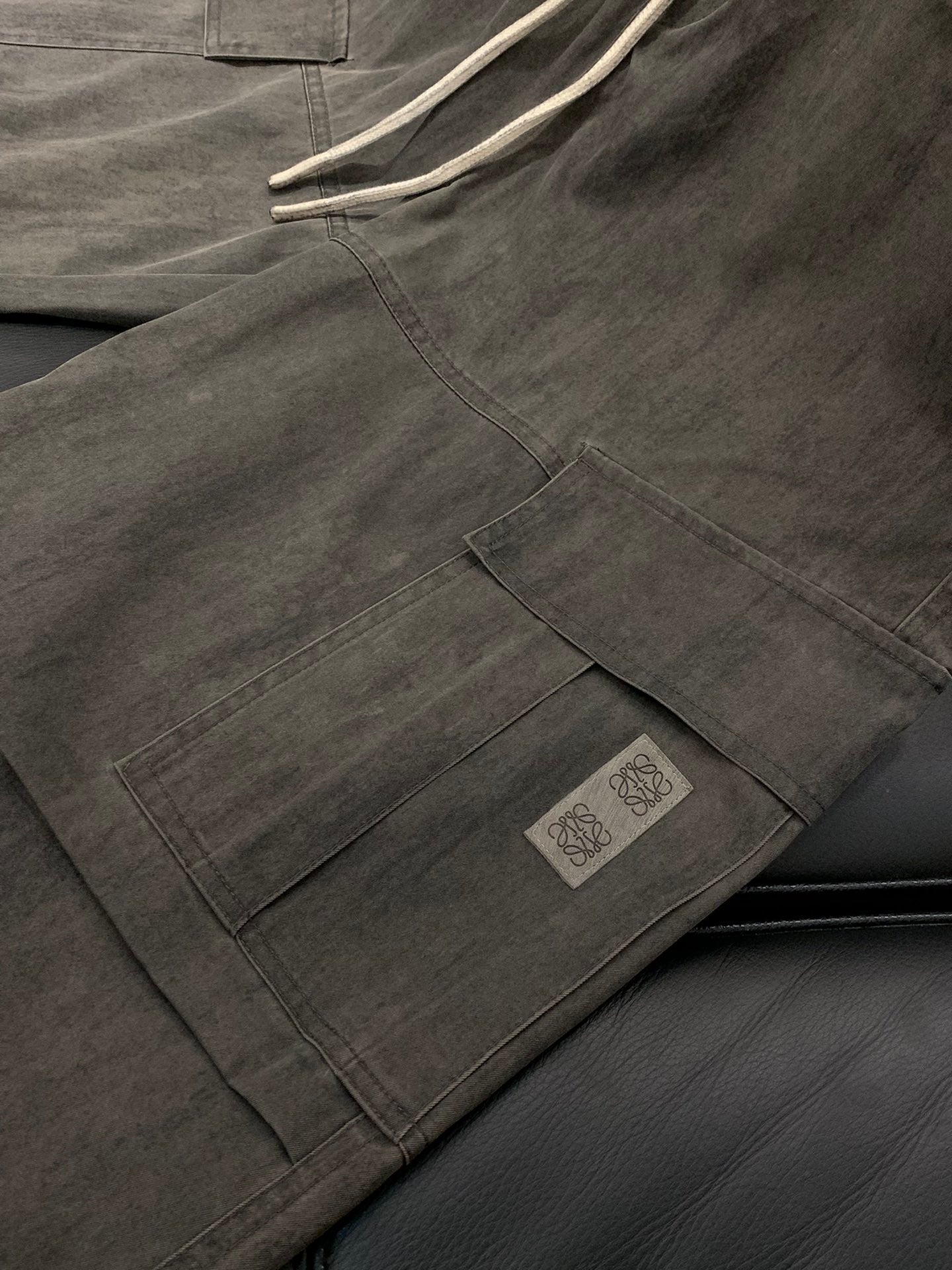 LOEWE CARGO PANTS STYLE 46