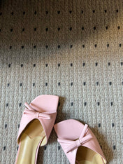 DIOR 26S OBLIQUE BOW MULE IN LIGHT PINK CALFSKIN