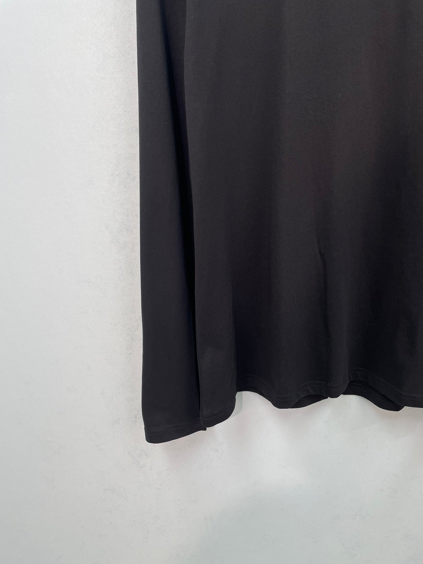 CHANEL 26S LONG SLEEVE CREW NECK T-SHIRT 1576