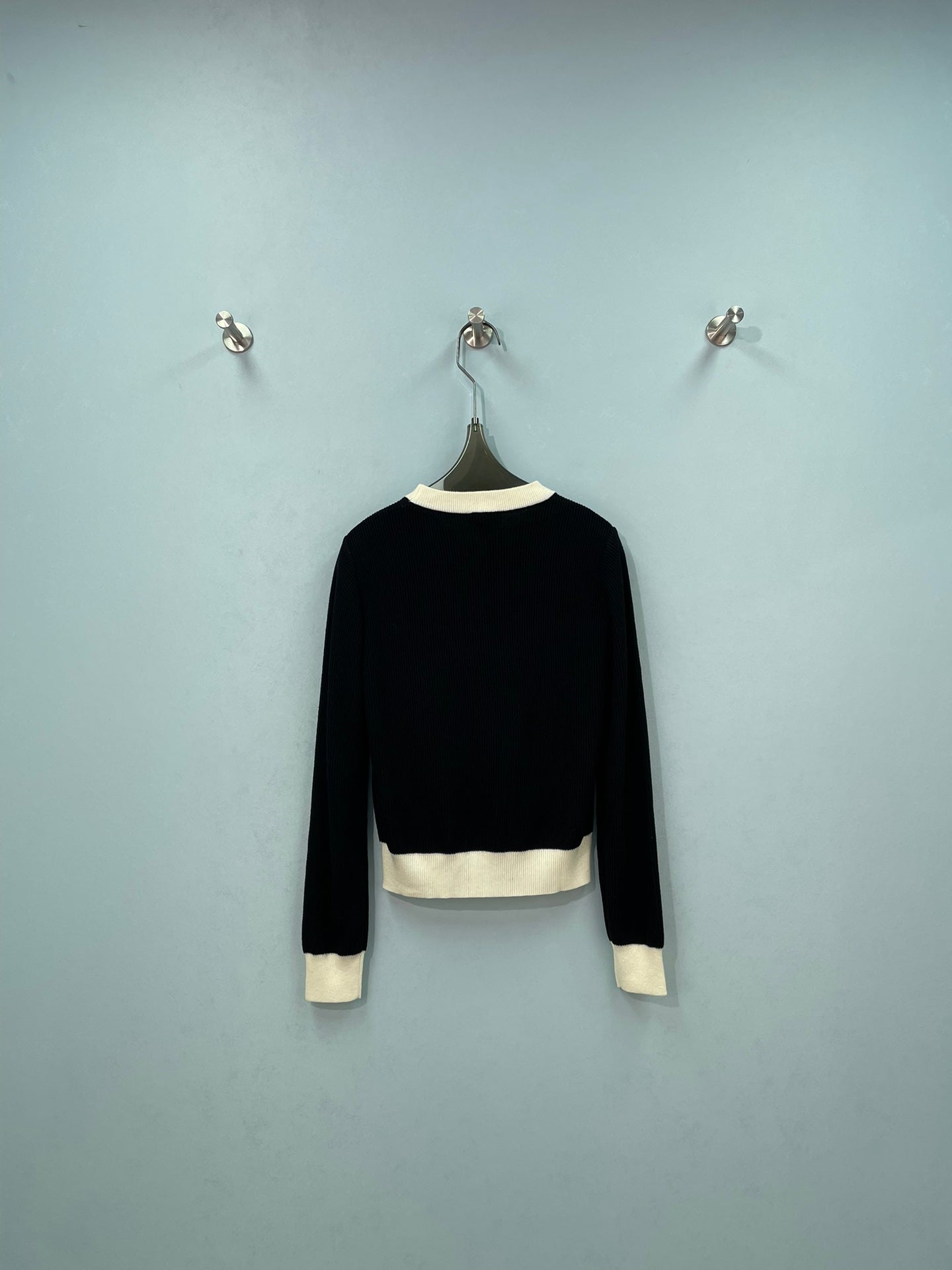 CHANEL 26S CREW NECK KNIT SWEATER 1551