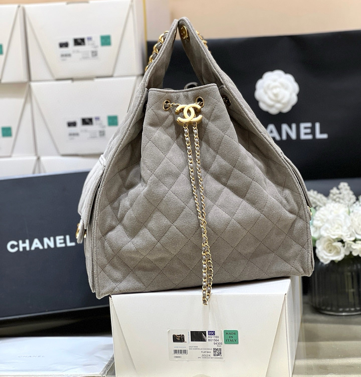 CC 25 HANDBAG IN GRAY 40 SUEDE CALFSKIN GOLD HARDWARE