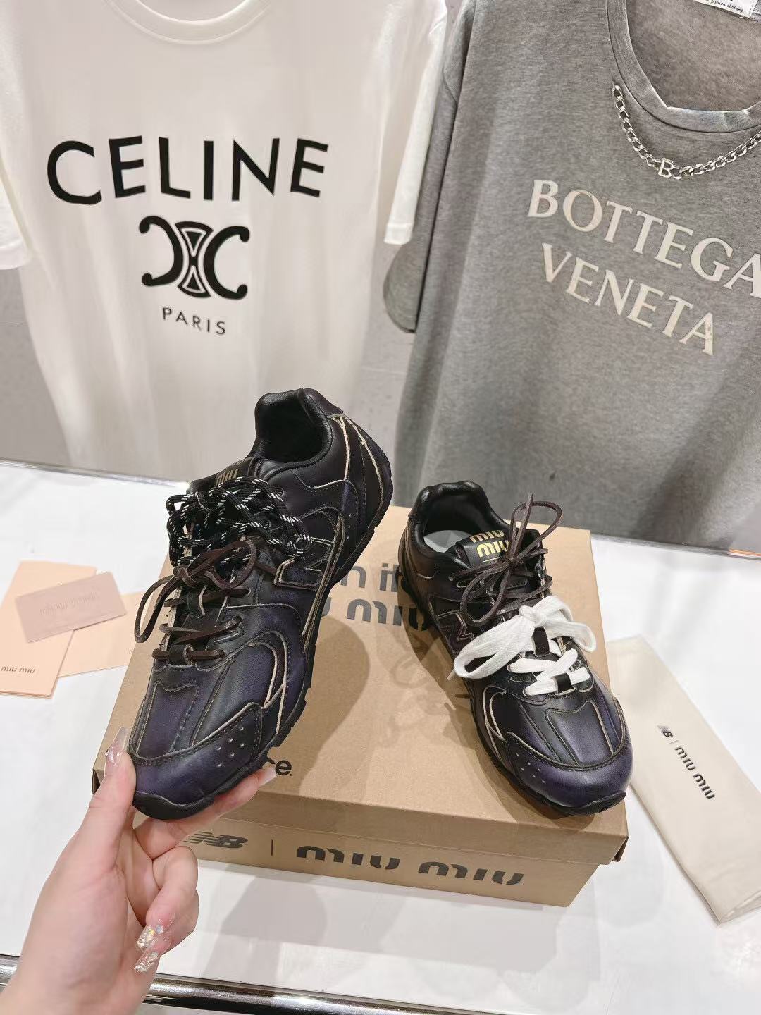 NBxMIU SNEAKER 530 IN BLACK CALFSKIN