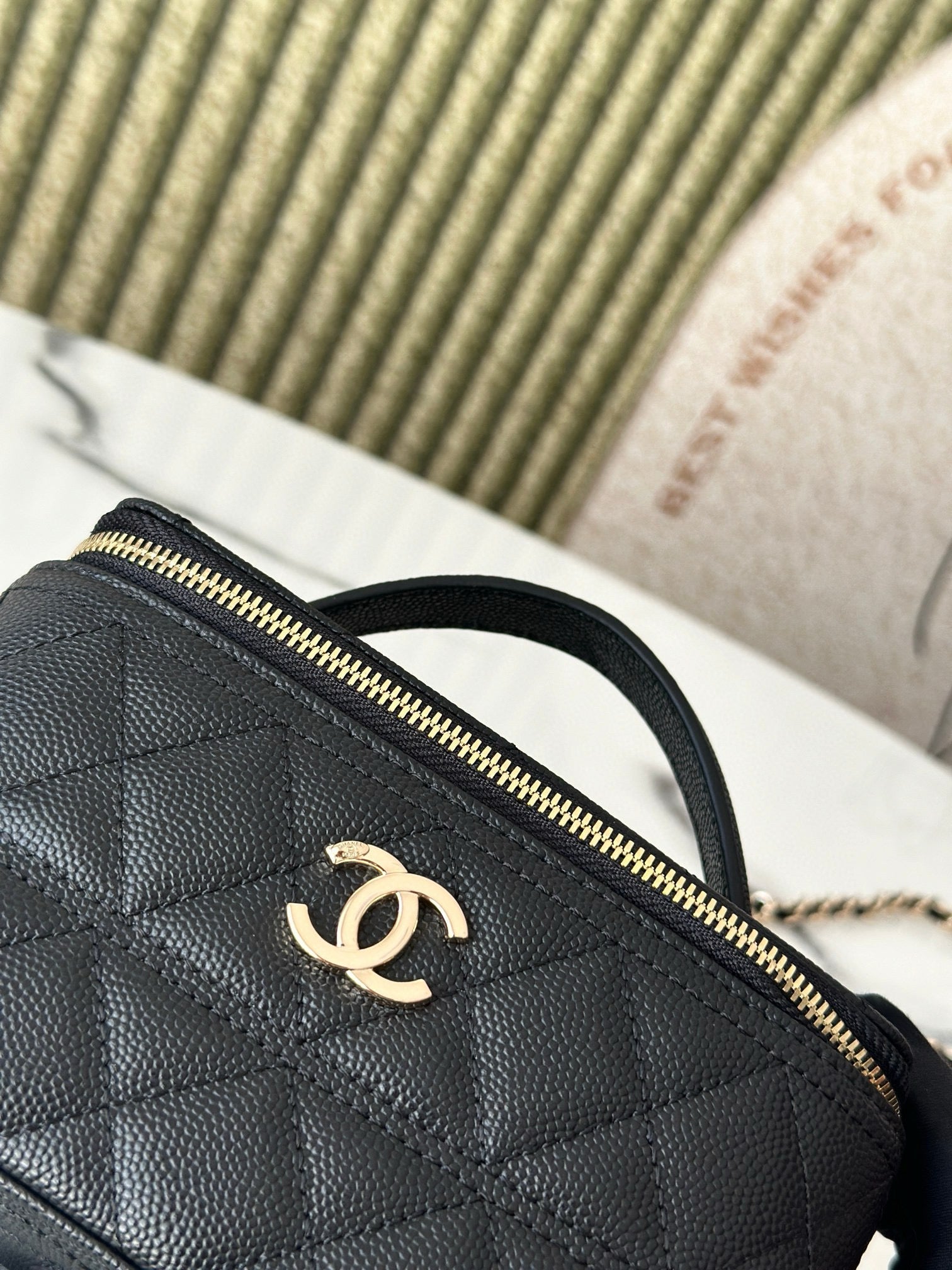 VANITY 17 CAVIAR WITH HANDLE IN BLACK CALFSKIN GOLD HARDWARE