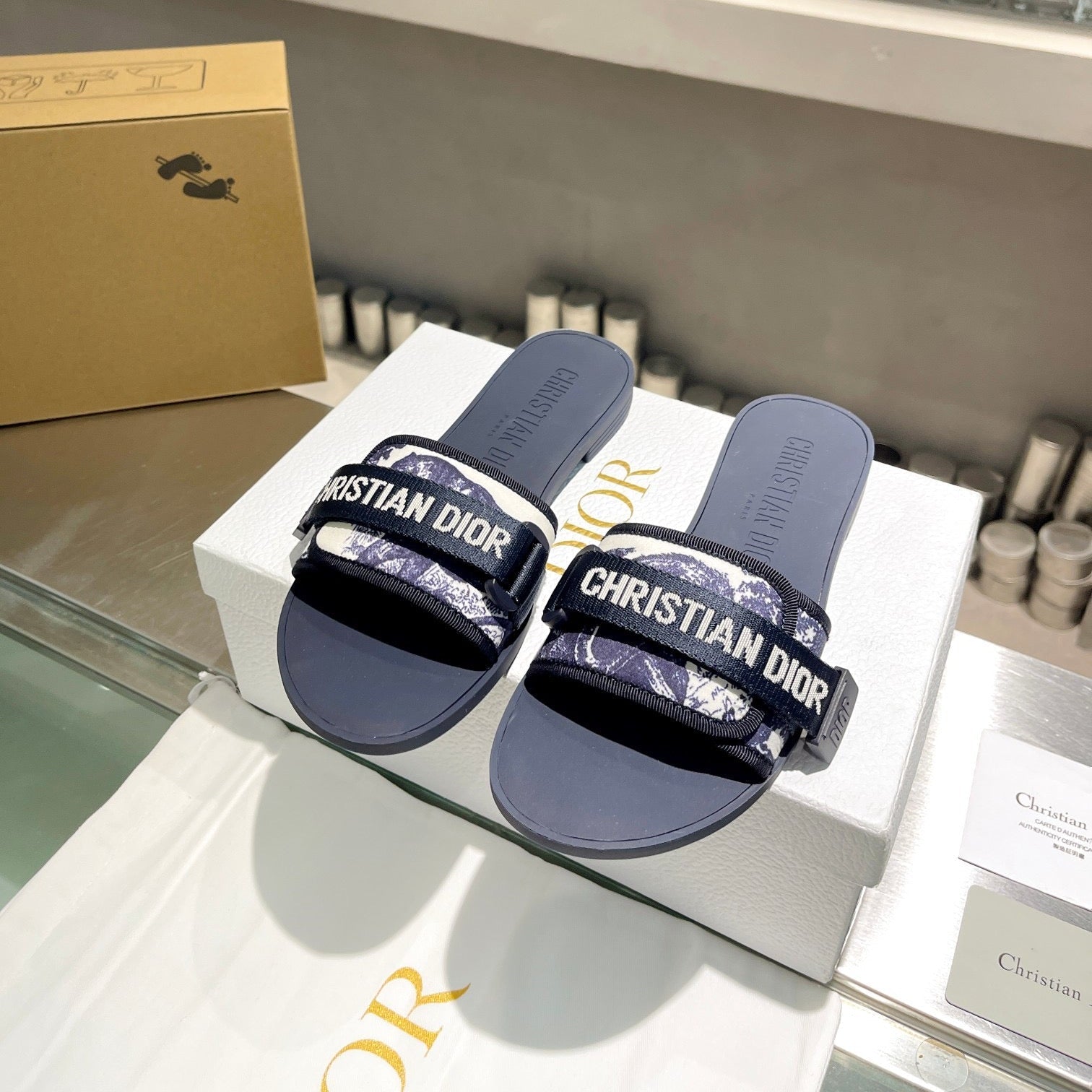 DWAY SLIDES IN NAVY BLUE WHITE CANVAS