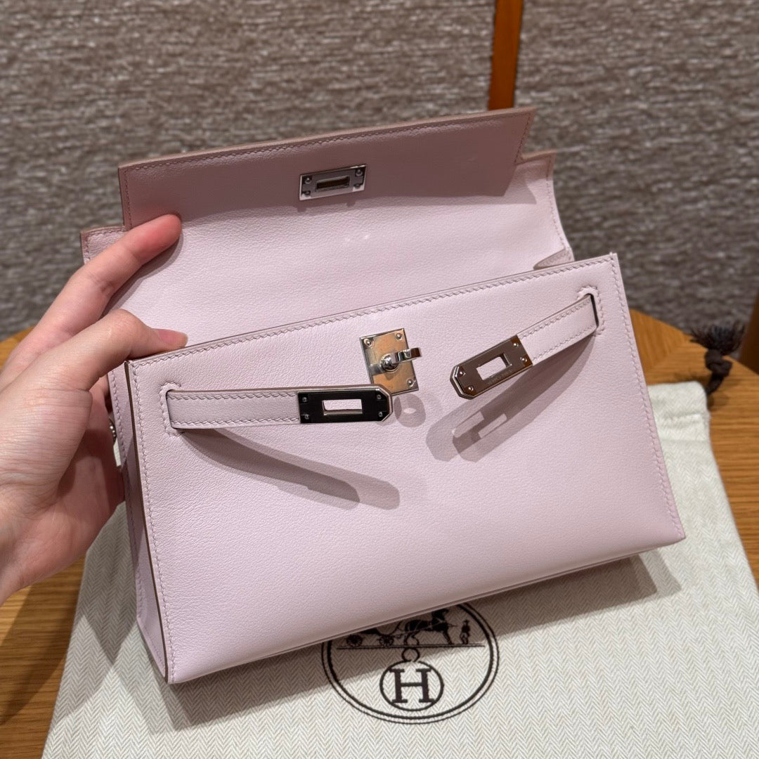 HM KELLY POCHETTE 22 IN LIGHT PINK CALFSKIN SILVER HARDWARE