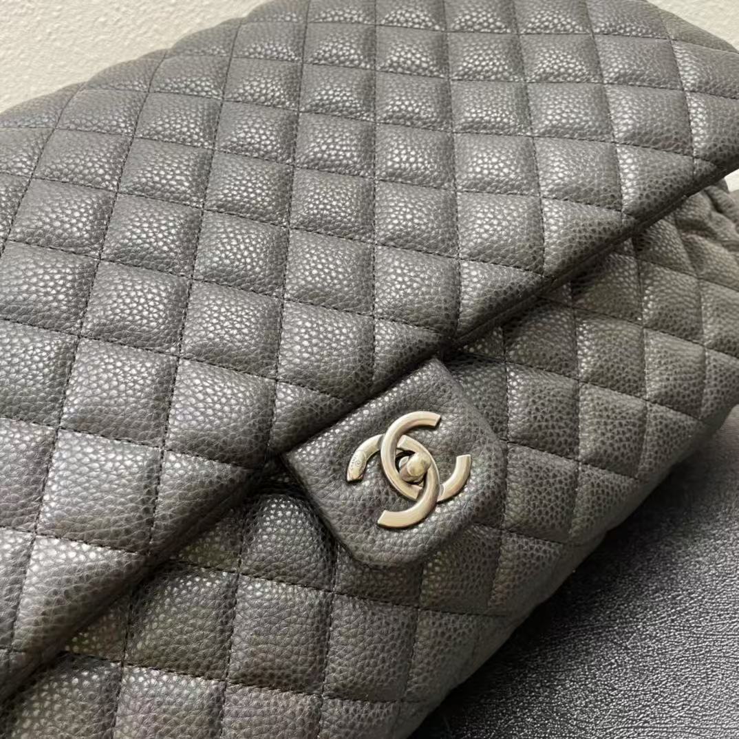 CC CLASSIC FLAP BAG 46 IN BLACK QUILTED CALFSKIN