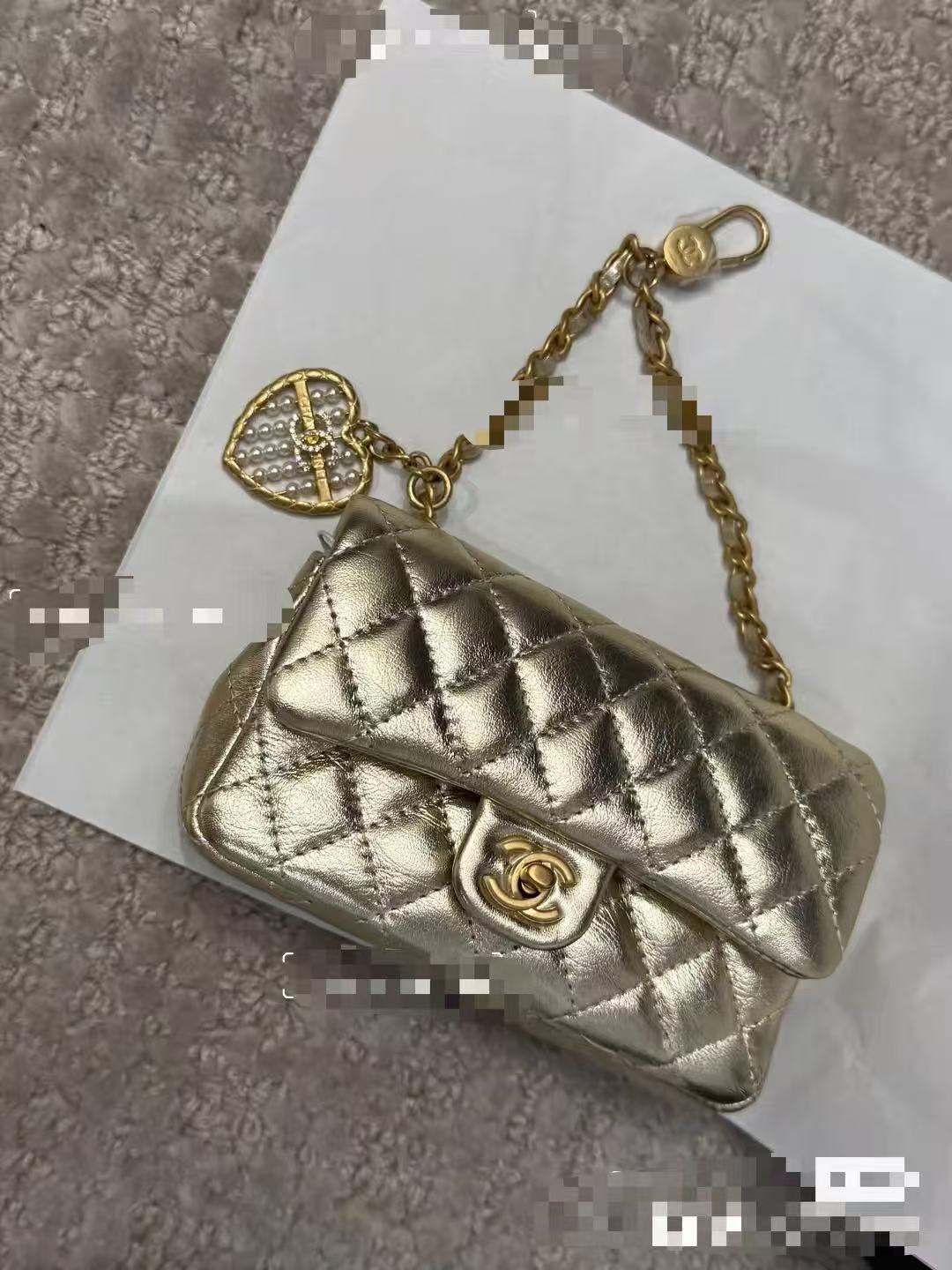 CC CLASSIC FLAP BAG 13 IN GOLD LAMBSKIN WITH PEARL HEART CHARM