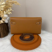 HM KELLY CLASSIQUE TO GO WALLET 20 IN BROWN CALFSKIN GOLD HARDWARE