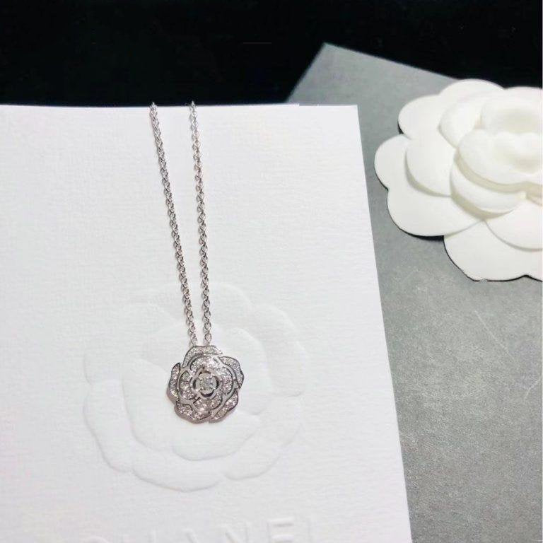 chanel-bouton-de-camelia-necklace-18k-white-gold-diamonds-j12071-2-768x768_c944f4f4-4cb4-4e79-ad83-f421c2924168.jpg
