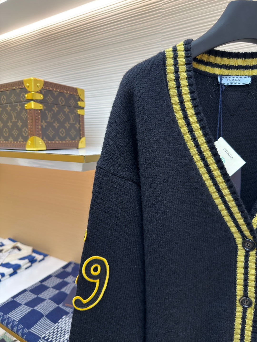 PRADA 25S CARDIGAN 541