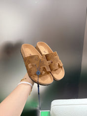 LV 26S SLIDES IN BROWN SUEDE
