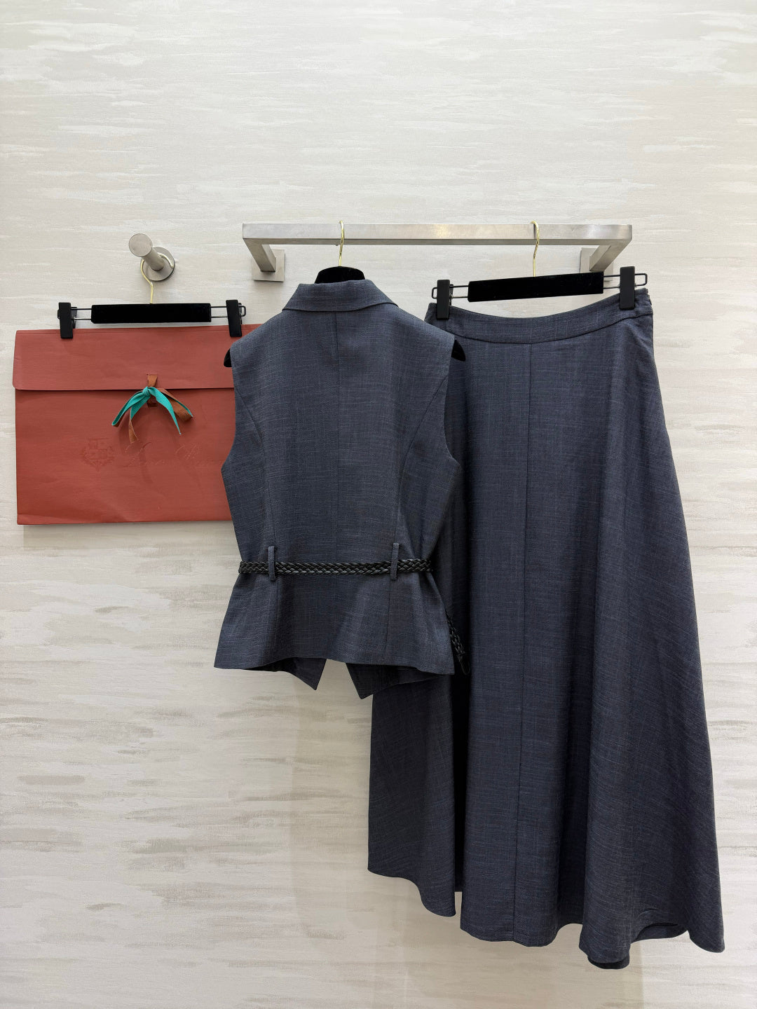 LORO PIANA 26S SLEEVELESS VEST & MAXI SKIRT SET 893
