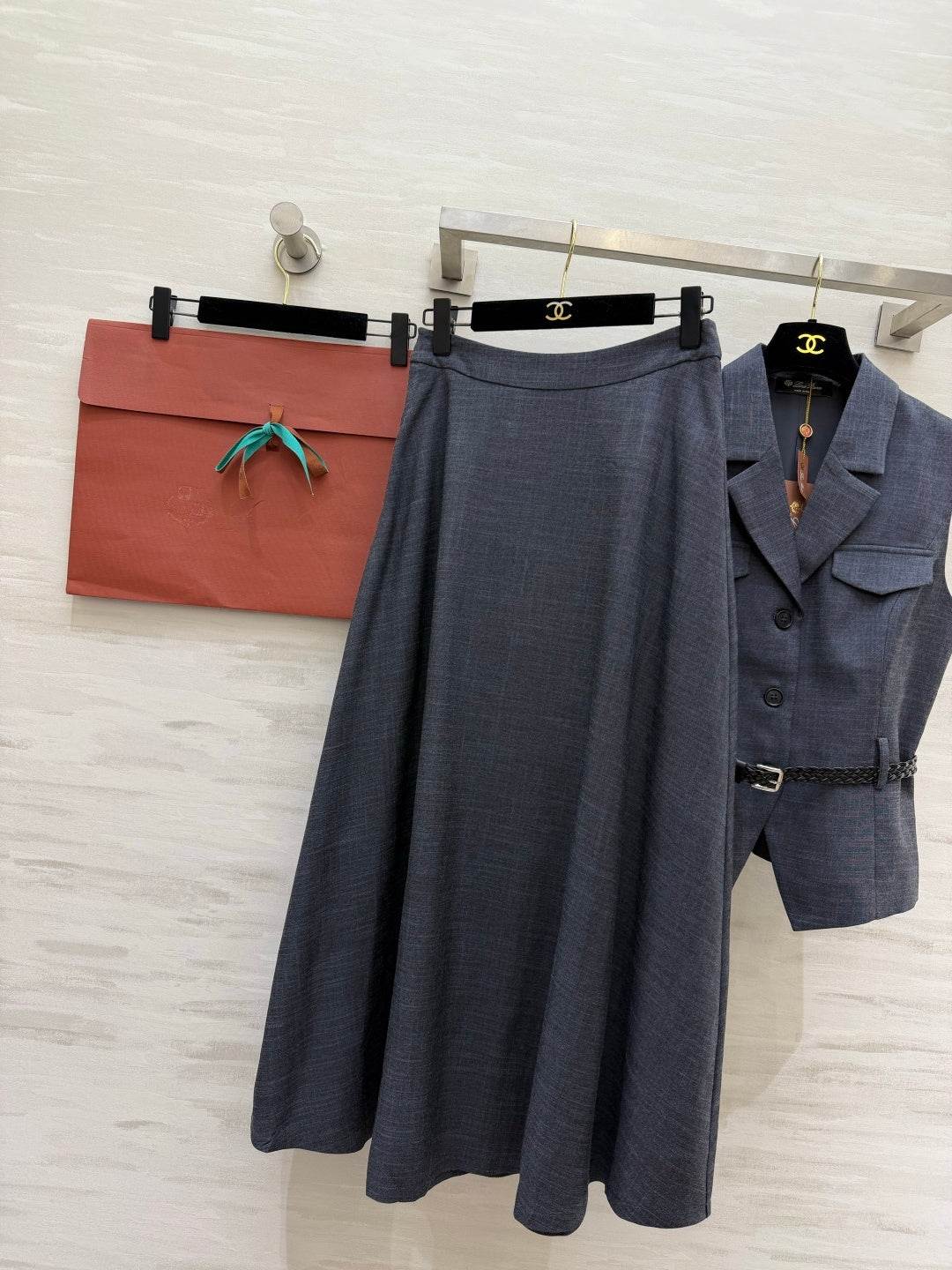 LORO PIANA 26S SLEEVELESS VEST & MAXI SKIRT SET 893