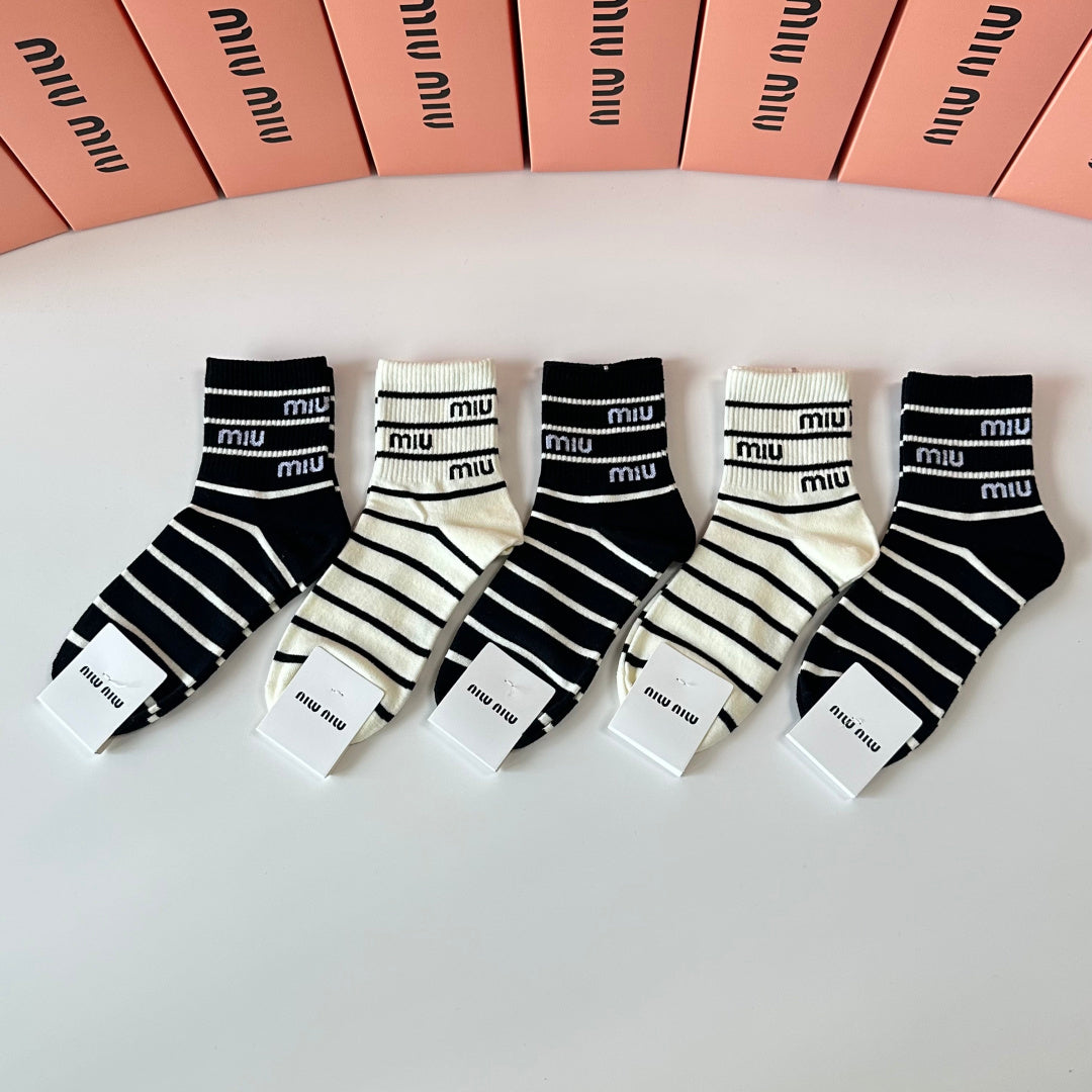 MIUMIU 26S ANKLE SOCKS 417741 (1 BOX)