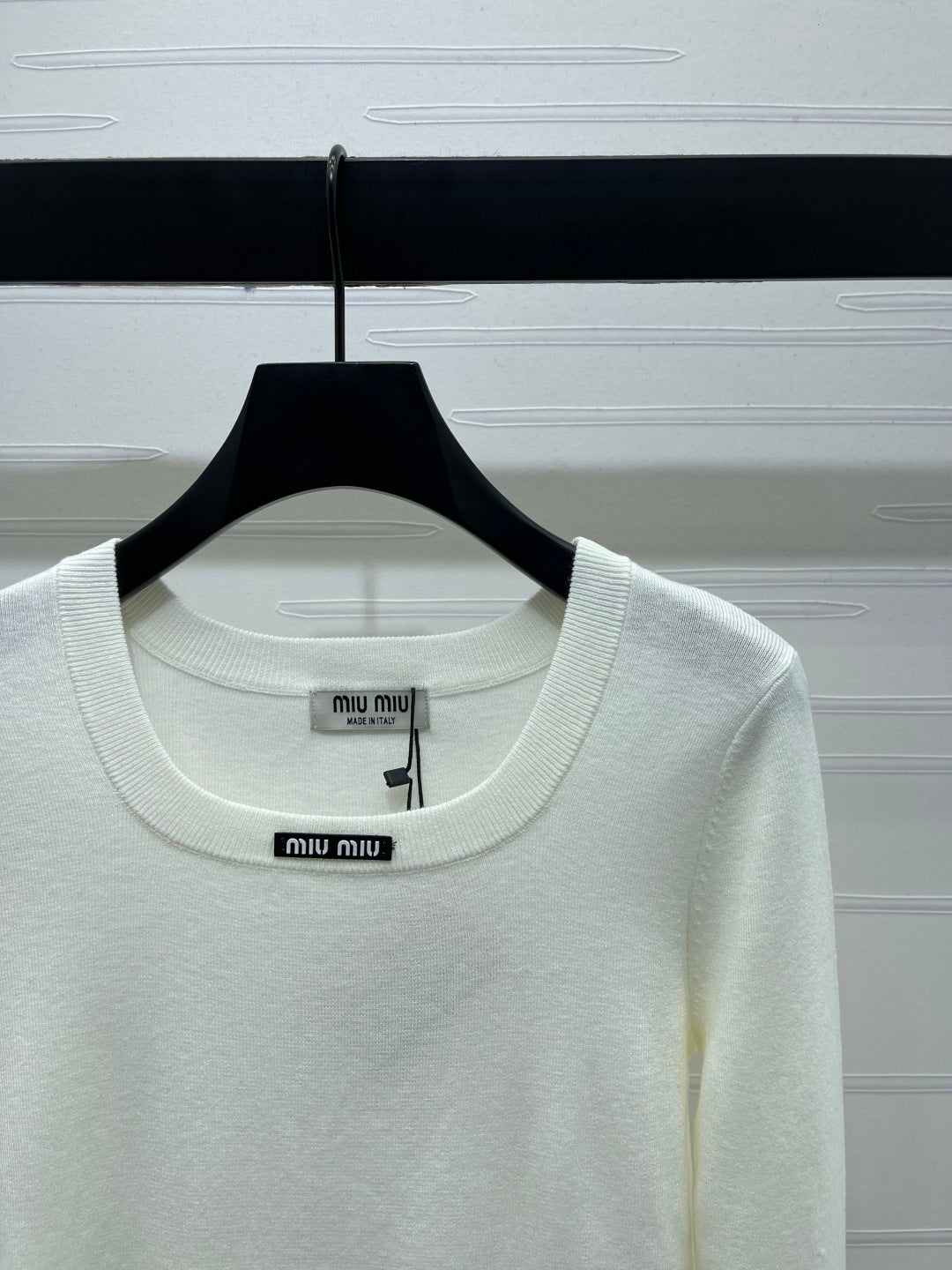 MIUMIU KNITTED SWEATER STYLE 459