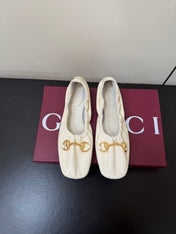GUCCI 26S BALLET FLATS IN WHITE SHINY CALFSKIN GOLD HARDWARE